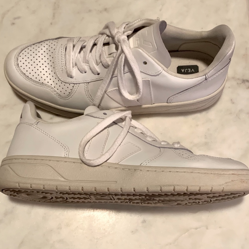 Veja's V-10 Sneakers EUC! (Sold Out Online)